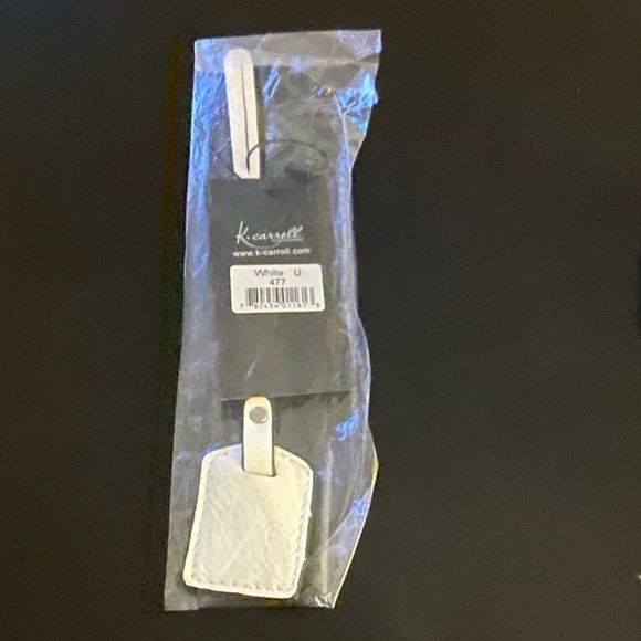 NWT “K•Carroll” Bag Tag, Monogram Letter "U" White Bag Tag with "Black" Letter - Picture 4 of 7